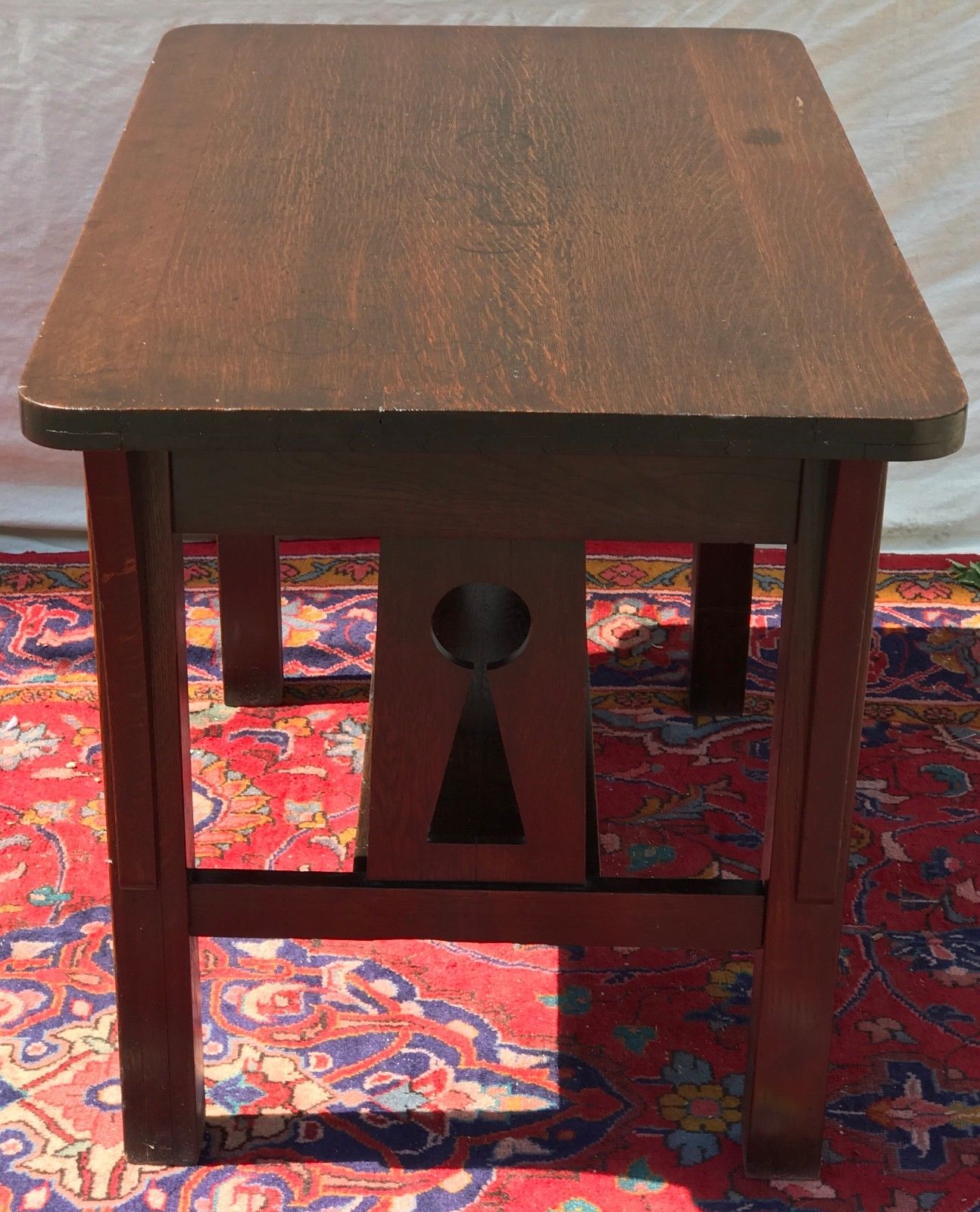 ANTIQUE ARTS & CRAFTS MISSION OAK DESK WITH KEY HOLE SIDES AND FUMED FINISH