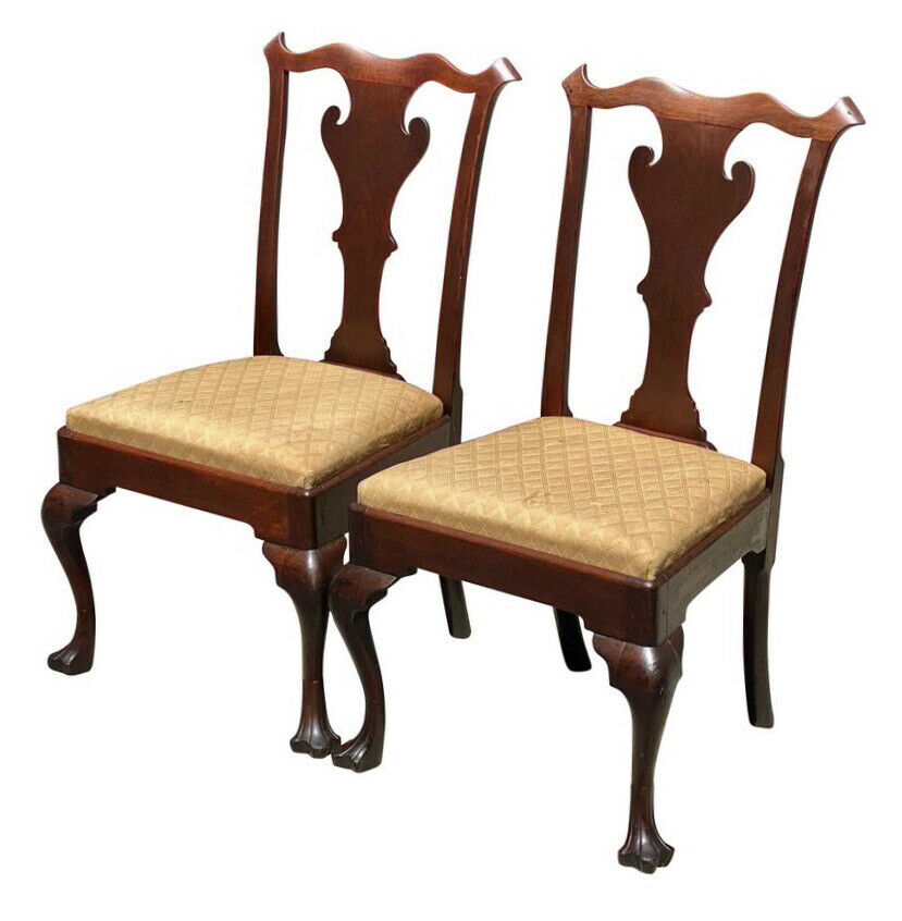 18TH C ANTIQUE PAIR OF PENNSYLVANIA CHIPPENDALE WALNUT TRIFID FOOT SIDE CHAIRS