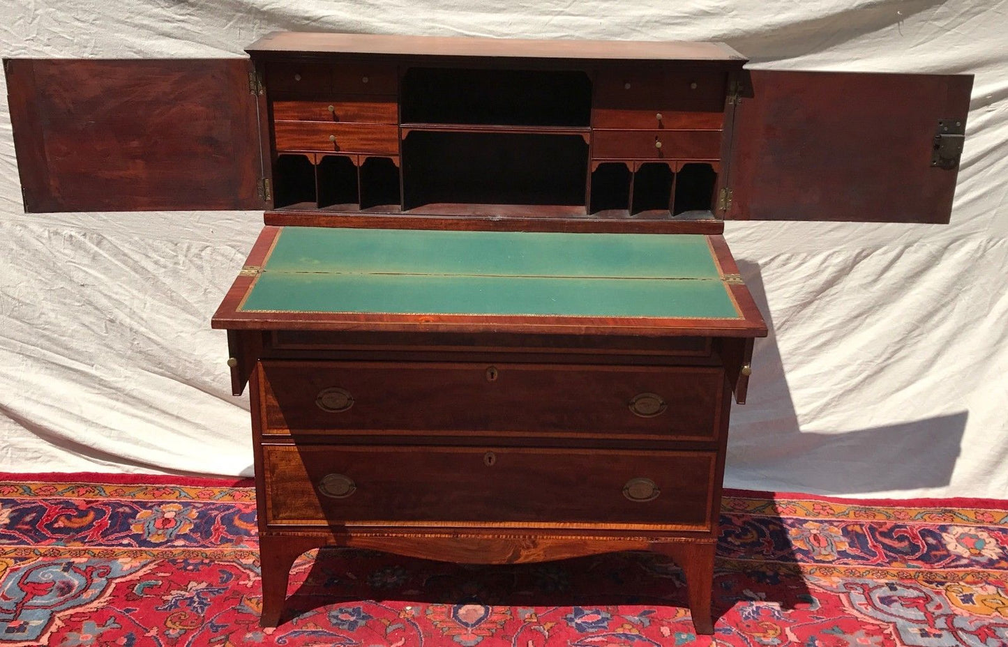 CIRCA 1810 MASSACHUSETTS HEPPLEWHITE MAHOGANY & TIGER MAPLE INLAID LADIES DESK