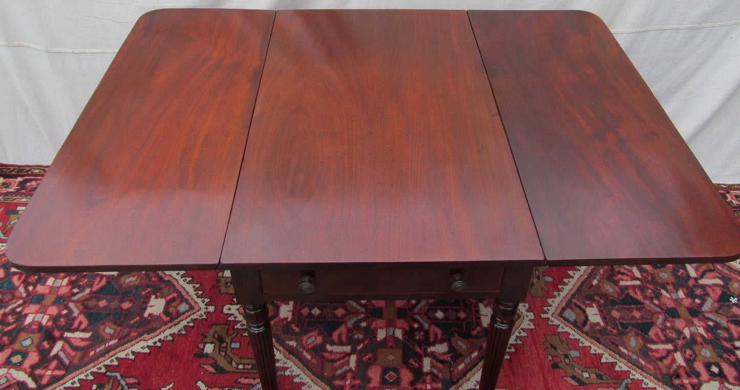 SHERATON PERIOD SOLID HONDURAN MAHOGANY BOSTON PEMBROKE TABLE