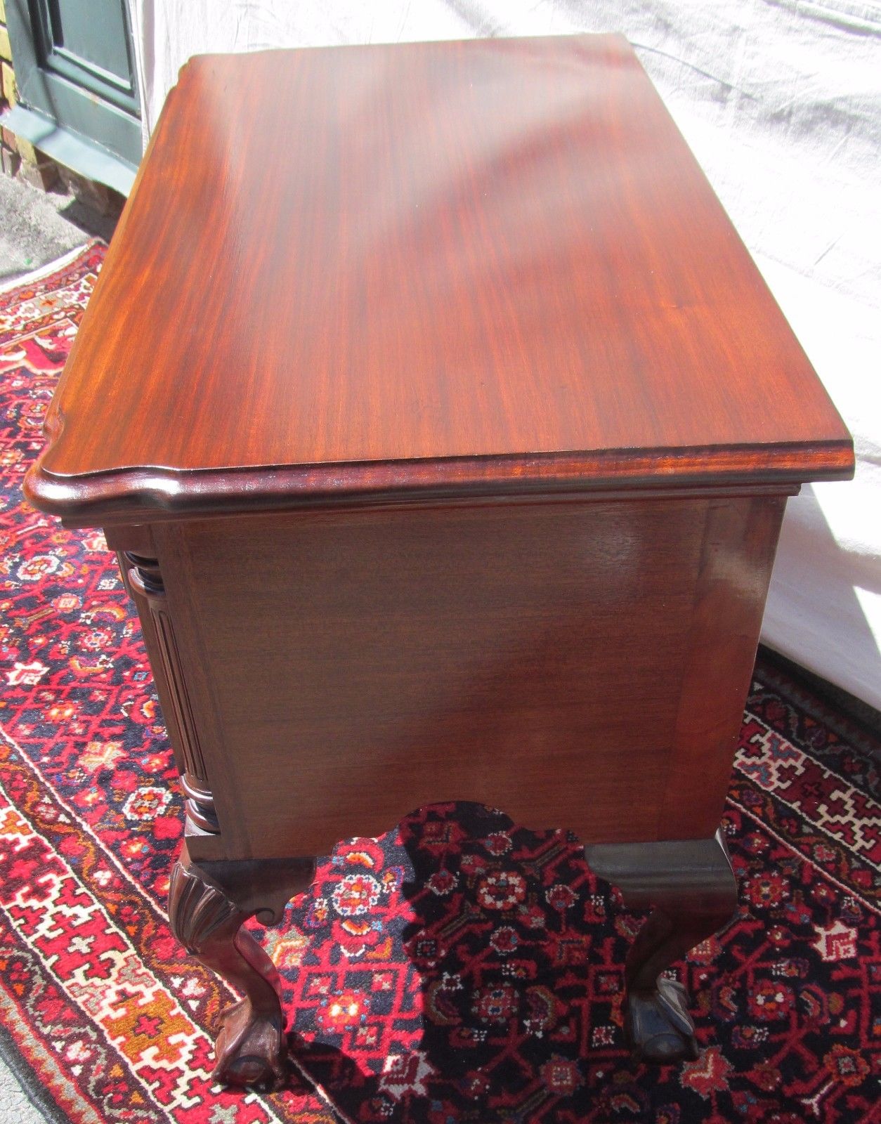 CHIPPENDALE MAHOGANY PHILADELPHIA STYLE SHELL CARVED CUSPID CORNER TOP LOWBOY