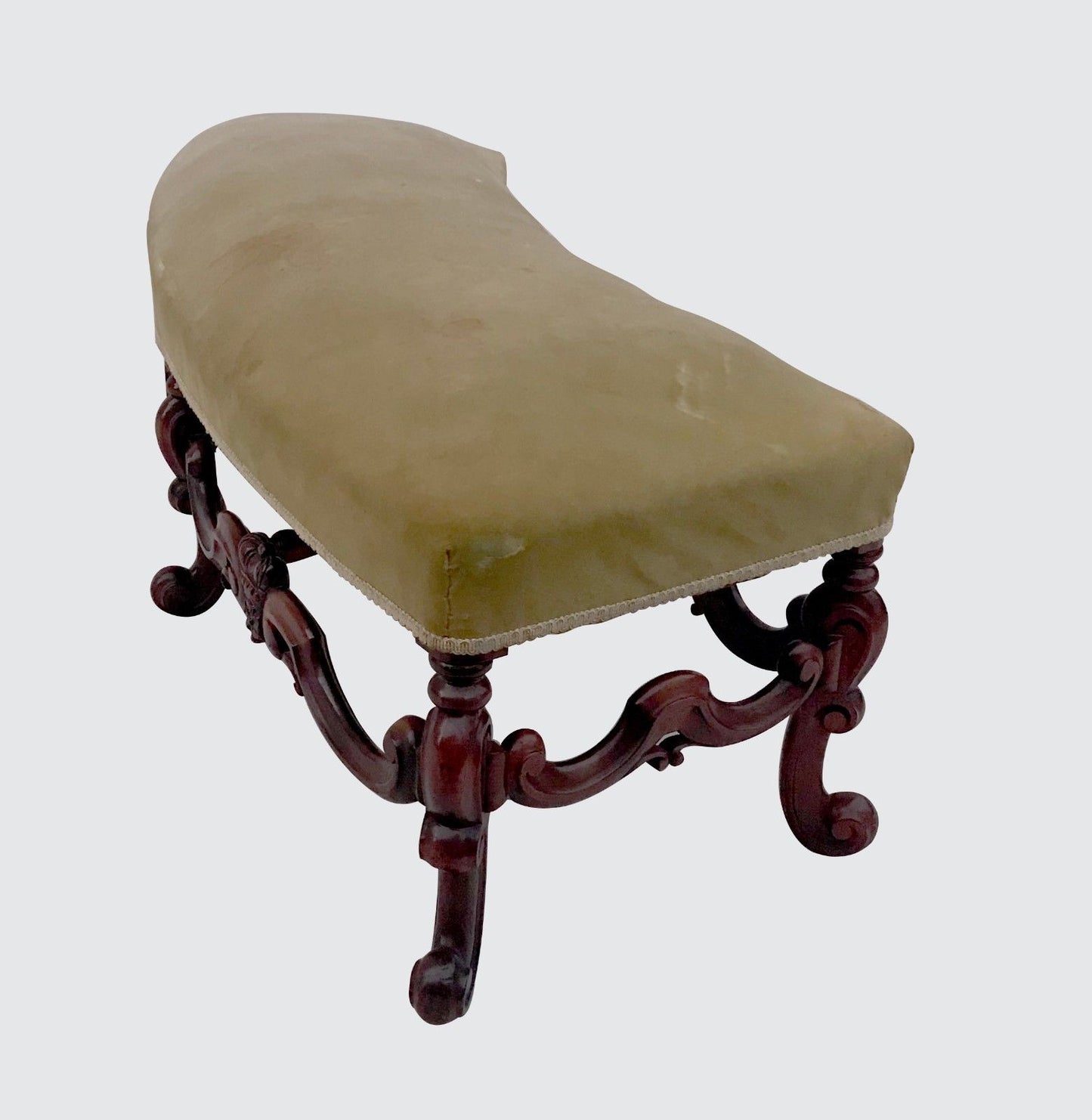 UNIQUE WILLIAM & MARY STYLED LARGE END OF BED BENCH WITH HEART & CROWN STRETCHER