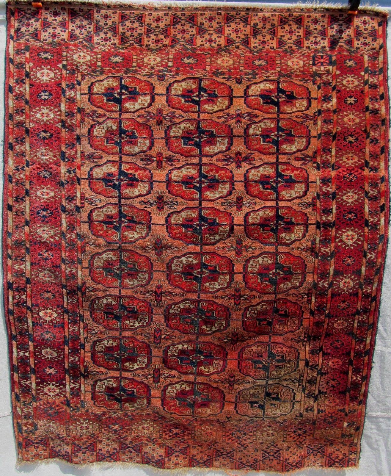 EXCELLENT ANTIQUE TEKKE BOHKARA ESTATE CARPET WITH SOFT MUTED COLORWAY