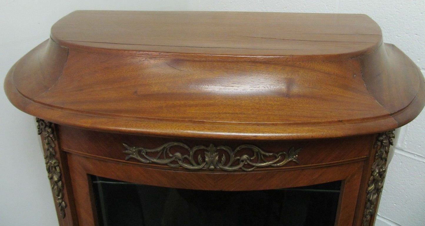 FINE FRENCH WALNUT PARQUETRY INLAID CURVED GLASS VITRINE WITH ORMOLU MOUNTS