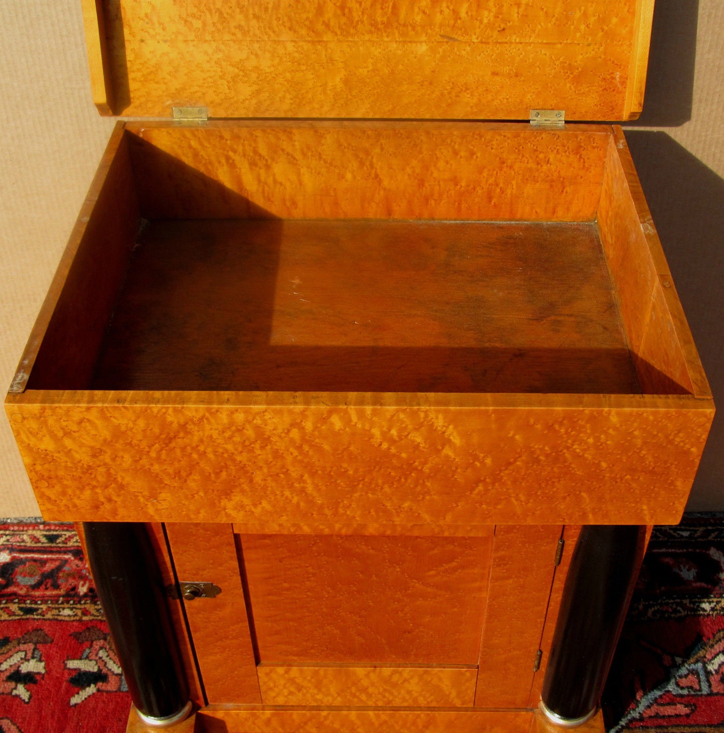 ANTIQUE FEDERAL SOLID BIRDS EYE MAPLE BEDSIDE CABINET