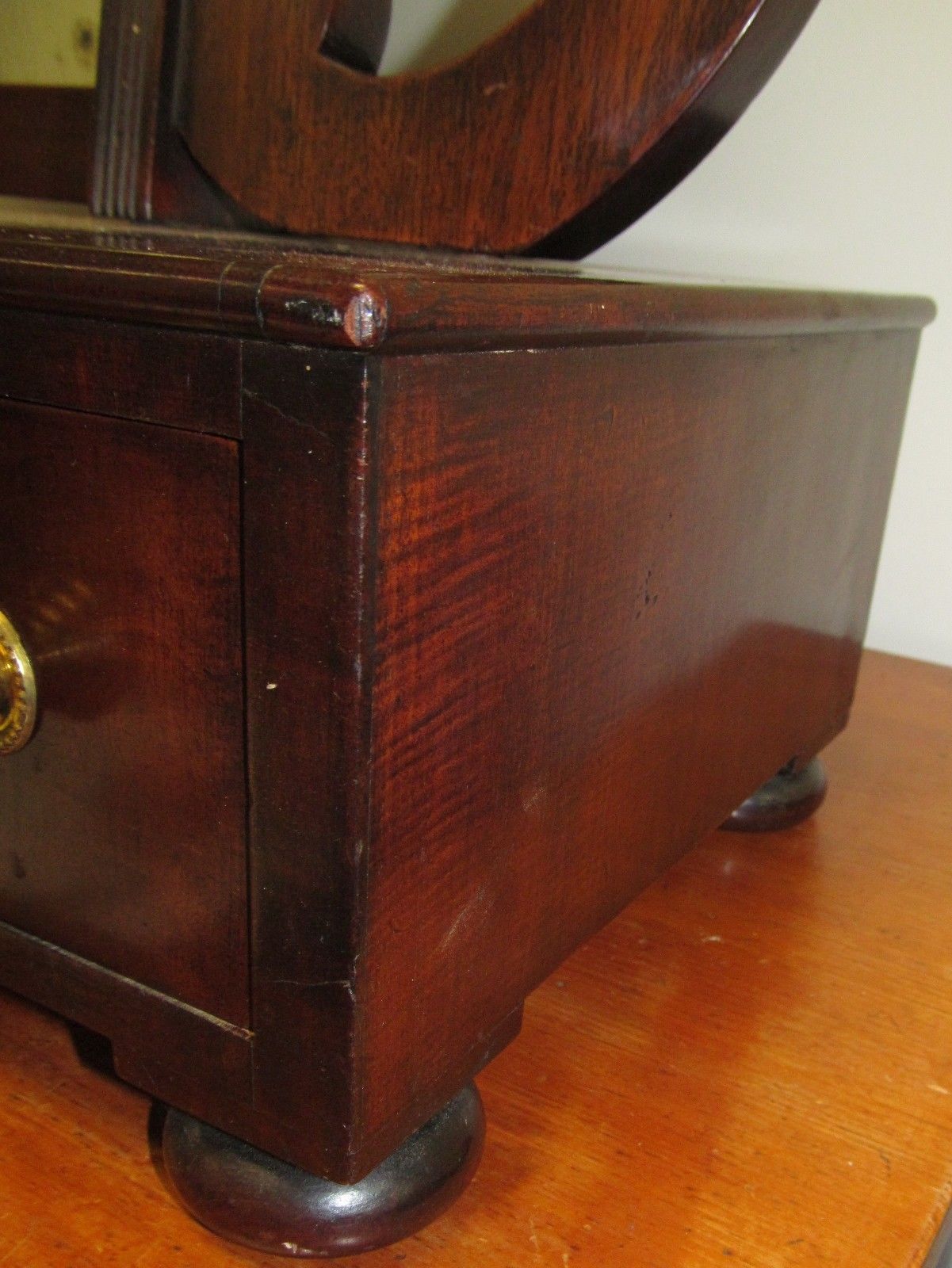 IMPORTANT FEDERAL MAHOGANY DRESSING MIRROR-JAMES HOY BOSTON 1815-1825