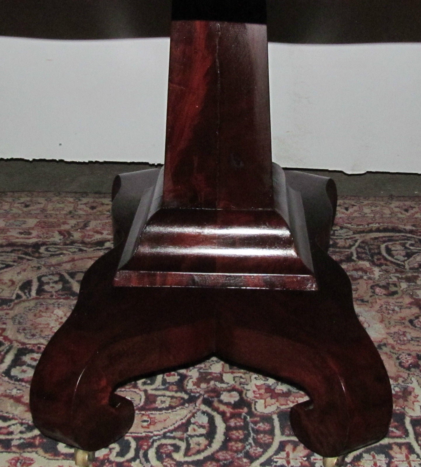 EMPIRE BREAKFAST TABLE WITH SOLID FIGURED MAHOGANY TOP & OGEE ELEPHANT FEET
