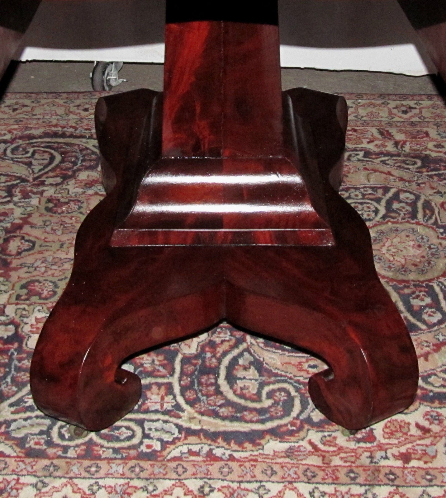 EMPIRE BREAKFAST TABLE WITH SOLID FIGURED MAHOGANY TOP & OGEE ELEPHANT FEET