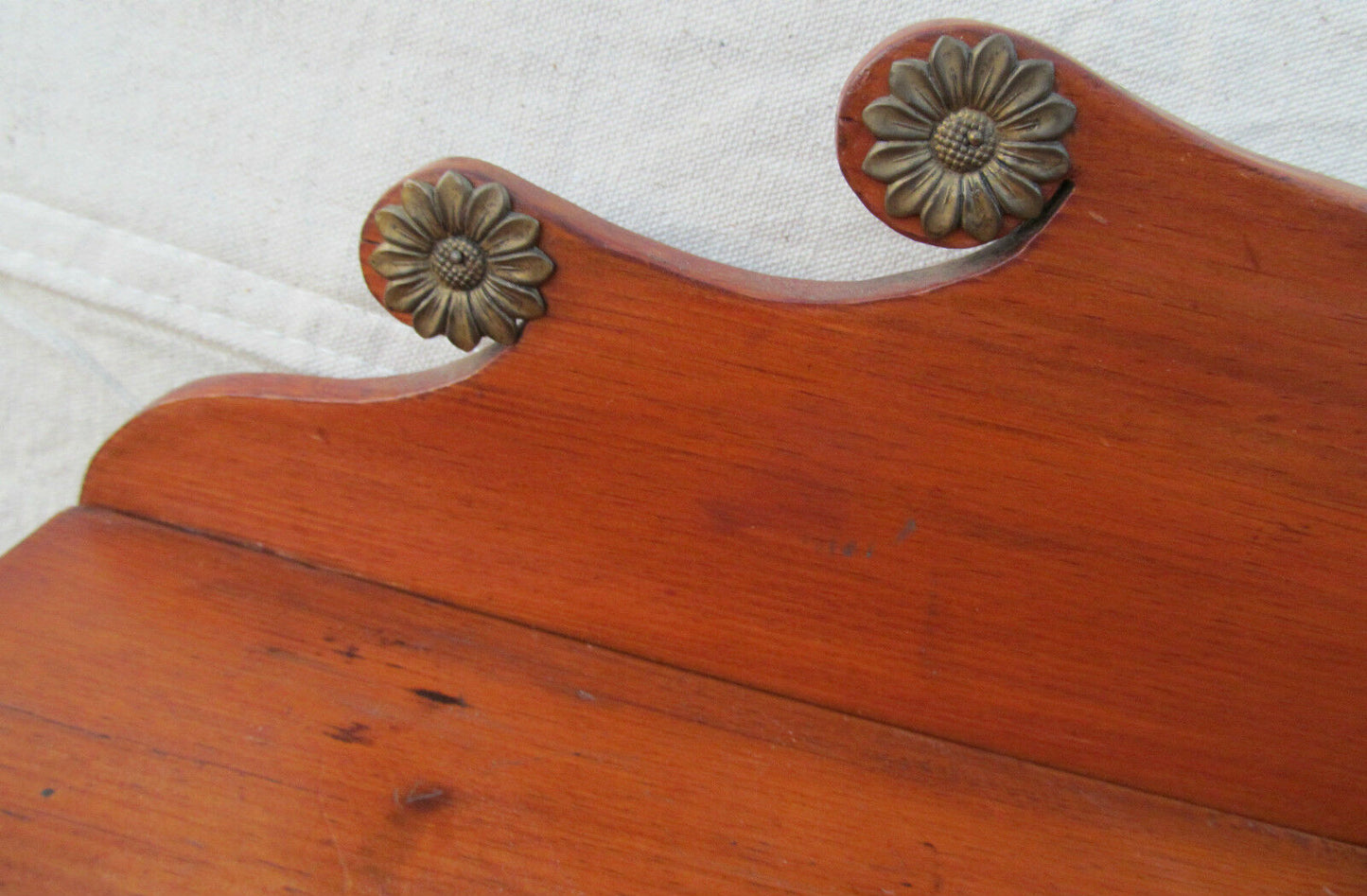 18TH C ANTIQUE SHERATON PINE & MAPLE DRESSER / CHEST