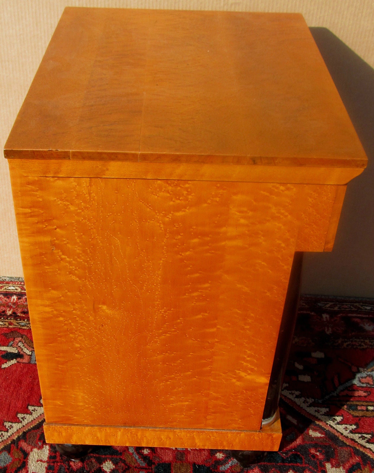 ANTIQUE FEDERAL SOLID BIRDS EYE MAPLE BEDSIDE CABINET