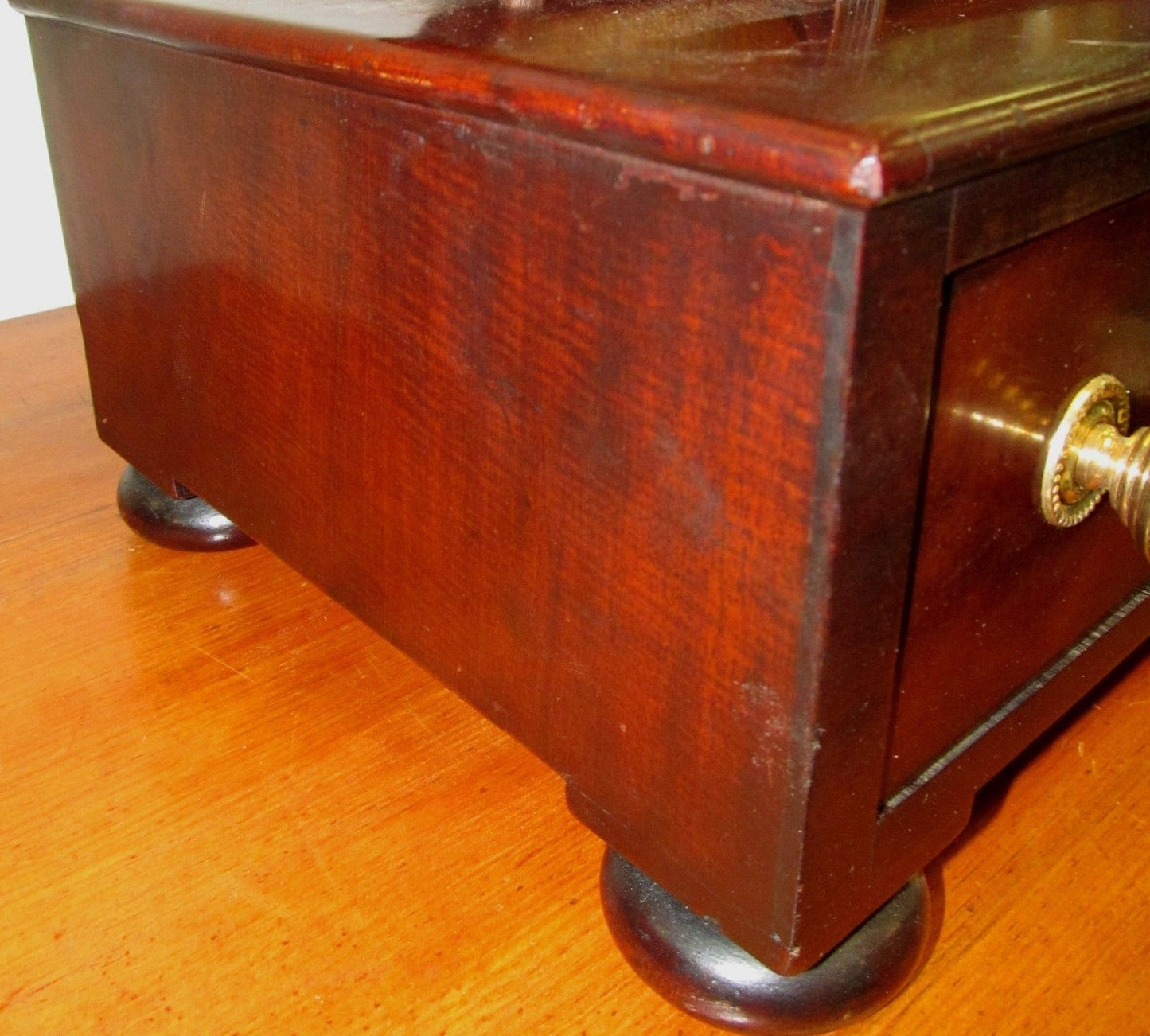 IMPORTANT FEDERAL MAHOGANY DRESSING MIRROR-JAMES HOY BOSTON 1815-1825