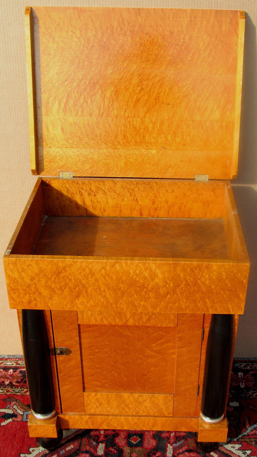 ANTIQUE FEDERAL SOLID BIRDS EYE MAPLE BEDSIDE CABINET