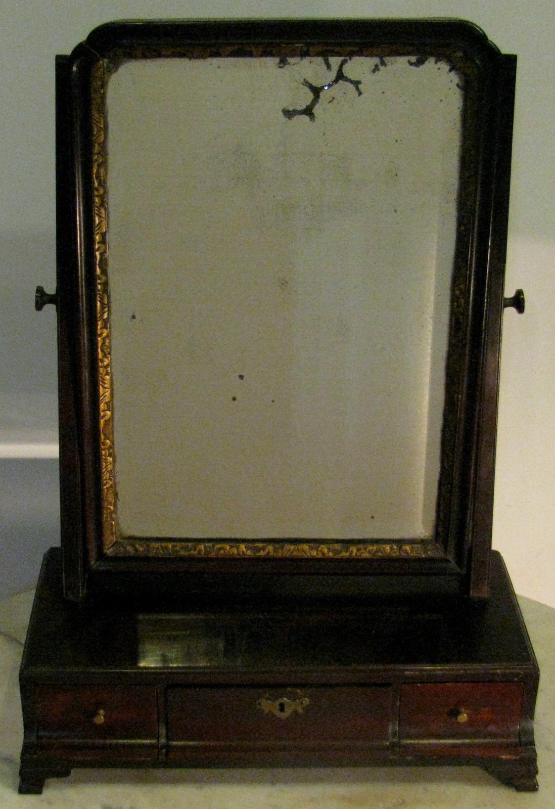 1740'S ENGLISH MAHOGANY QUEEN ANNE GENTLEMEN'S SHAVING MIRROR - ORIGINAL GLASS - Bay Colony Antiques Antiques:Decorative Arts:Mirrors