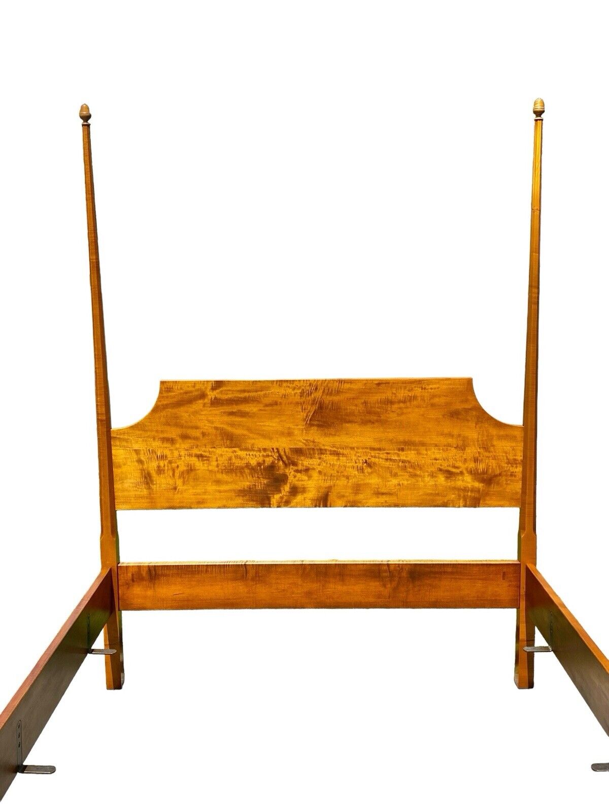 Tiger Maple Queen Size Pencil Post Bed / Four Post Bed