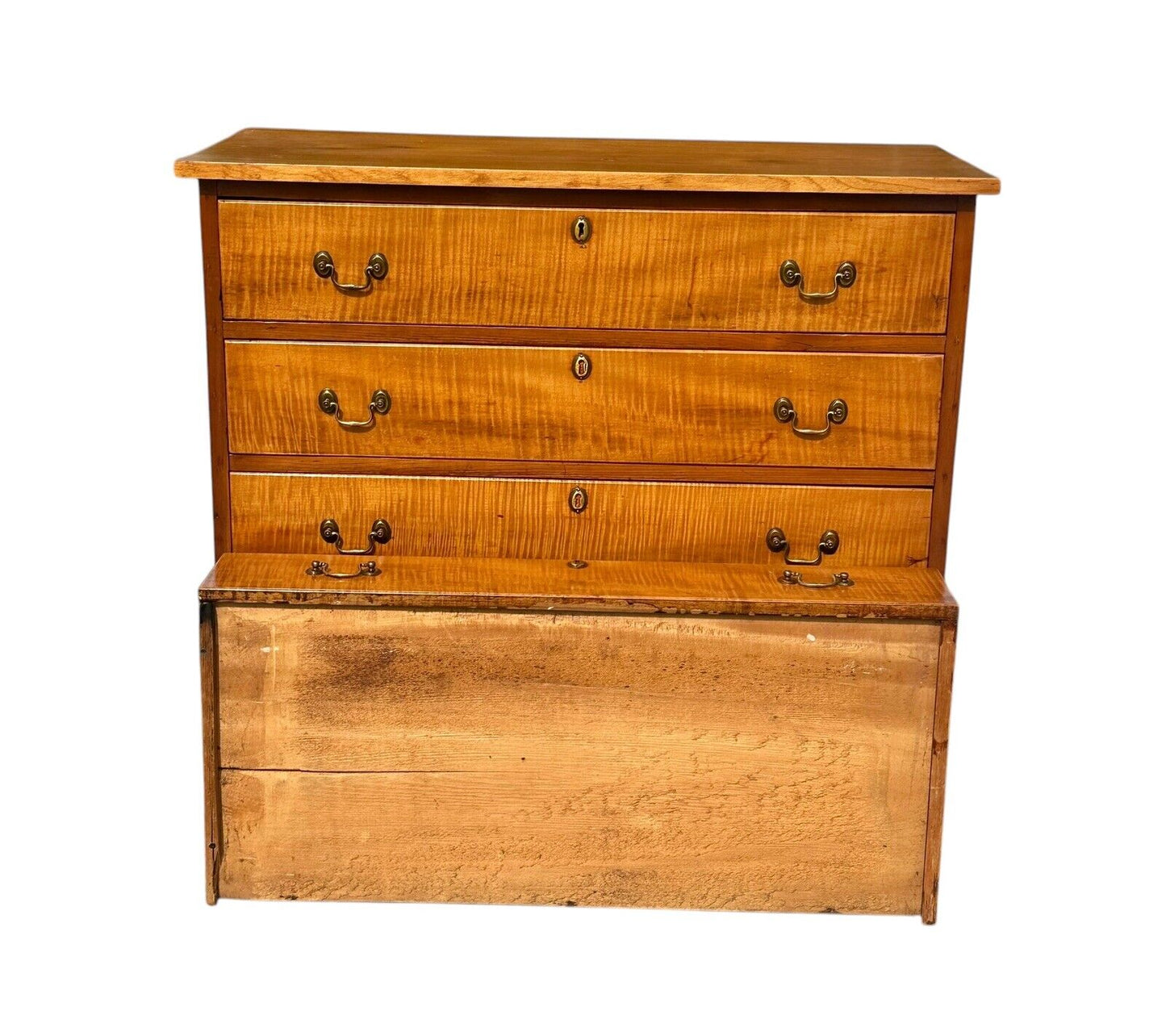 Antique Chippendale New Hampshire Tiger Maple & Flame Birch Chest of Drawers