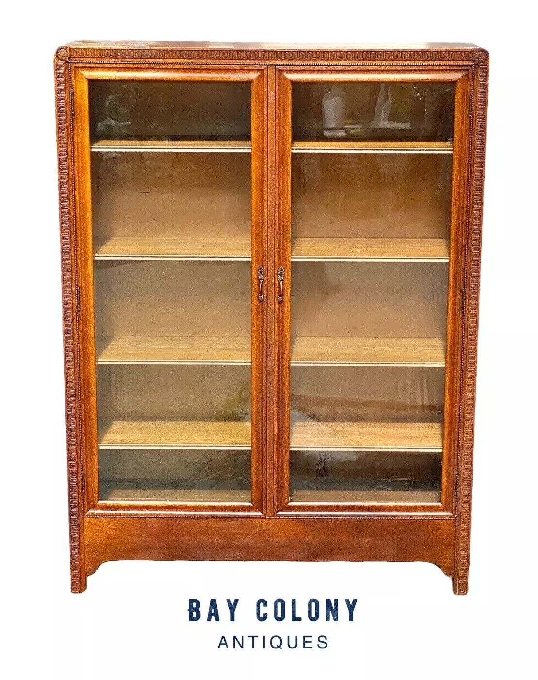 Antique Victorian Oak Double Door Bookcase / Cabinet With Shell Carved Corners