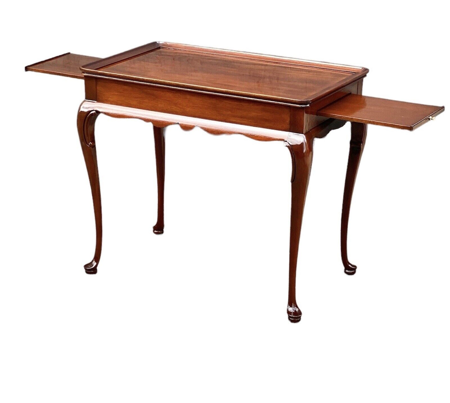 Exceptional Queen Anne Style Mahogany Tray Top Tea Table by Councill Craftsmen