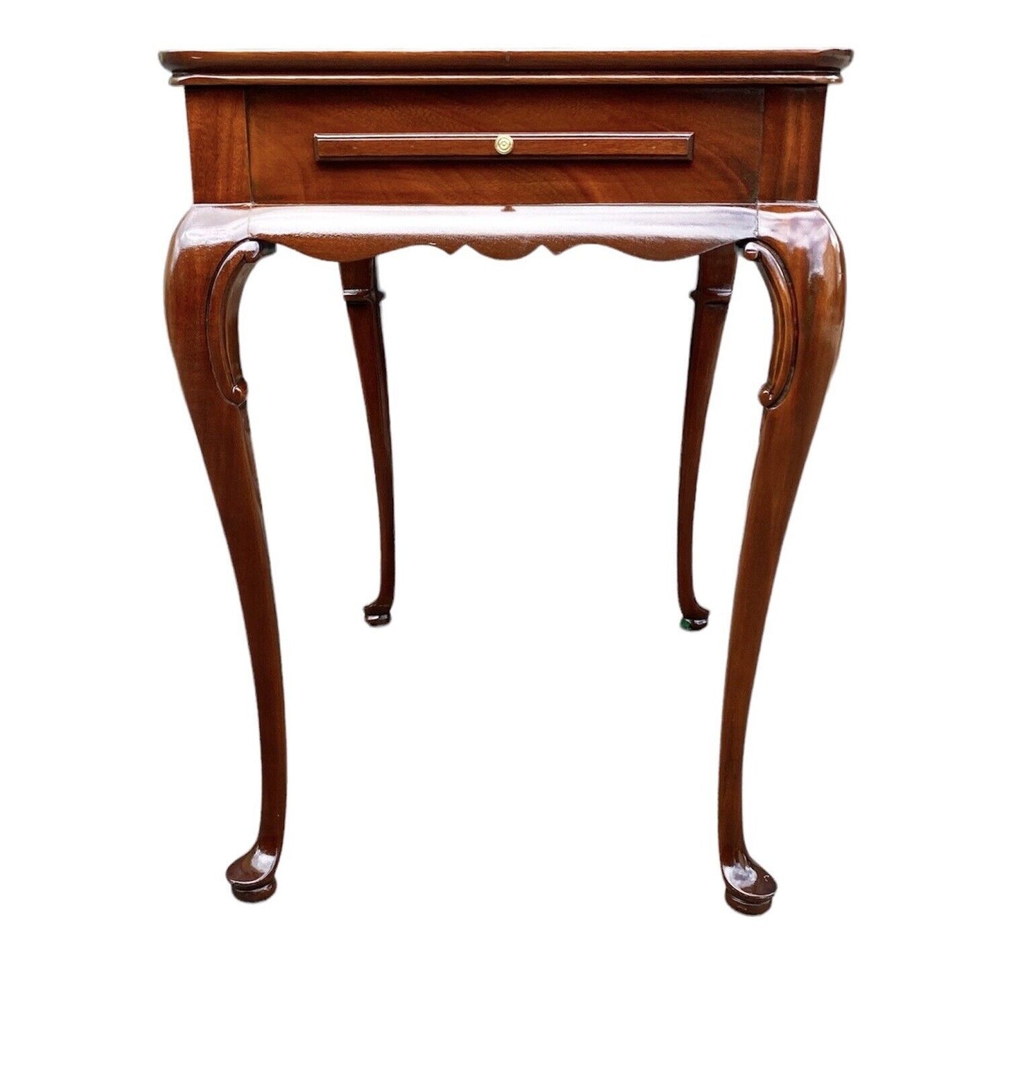 Exceptional Queen Anne Style Mahogany Tray Top Tea Table by Councill Craftsmen