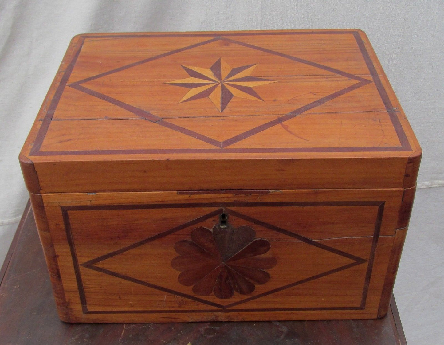 LARGE 19TH CENTURY FINELY INLAID SAILORS BOX WITH MARINERS STAR