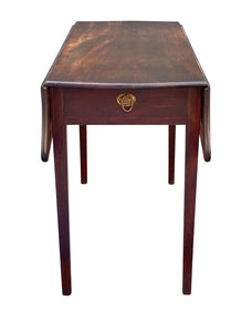 18th C Antique Federal Period Mahogany Drop Leaf Table W/ Scalloped Top