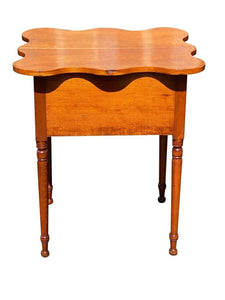 19TH C ANTIQUE SHERATON CONNECTICUT CHERRY WORK TABLE / NIGHT STAND W SHAPED TOP