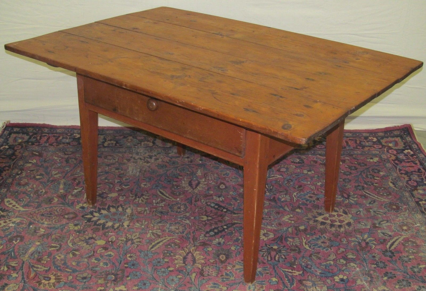 18TH CENTURY PA PEGGED TOP QUEEN ANNE TAVERN TABLE IN OLD RED PAINT FINISH