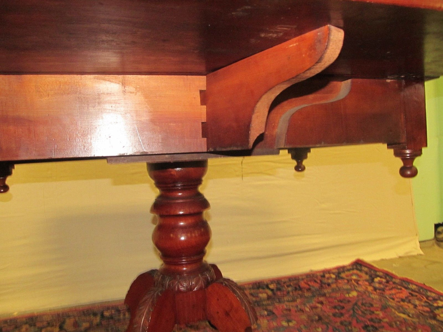 SHERATON NEW ENGLAND CHERRY DROPLEAF BREAKFAST TABLE WITH RARE CARVED BASE