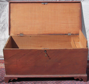 EARLY 19TH CENTURY CHIPPENDALE STYLE PAINTED BLANKET CHEST ON BRACKET FEET