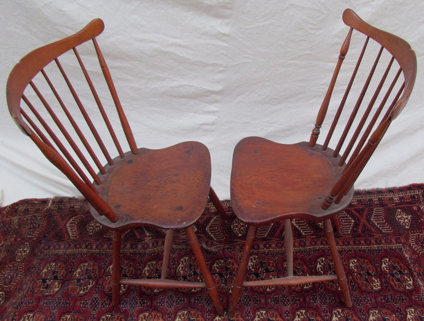 REMARKABLE PAIR OF RARE FEDERAL PERIOD WINDSOR FAN BACK CHAIRS