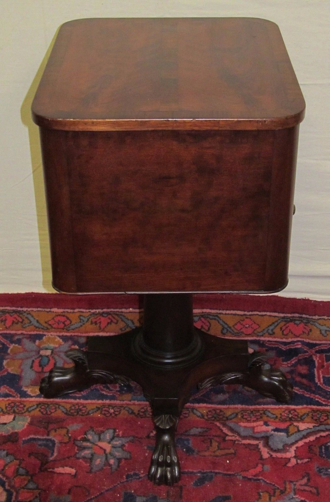 OUTSTANDING BOSTON CLASSICAL MAHOGANY & ROSEWOOD INLAID WORK TABLE BY ISSAC VOSE