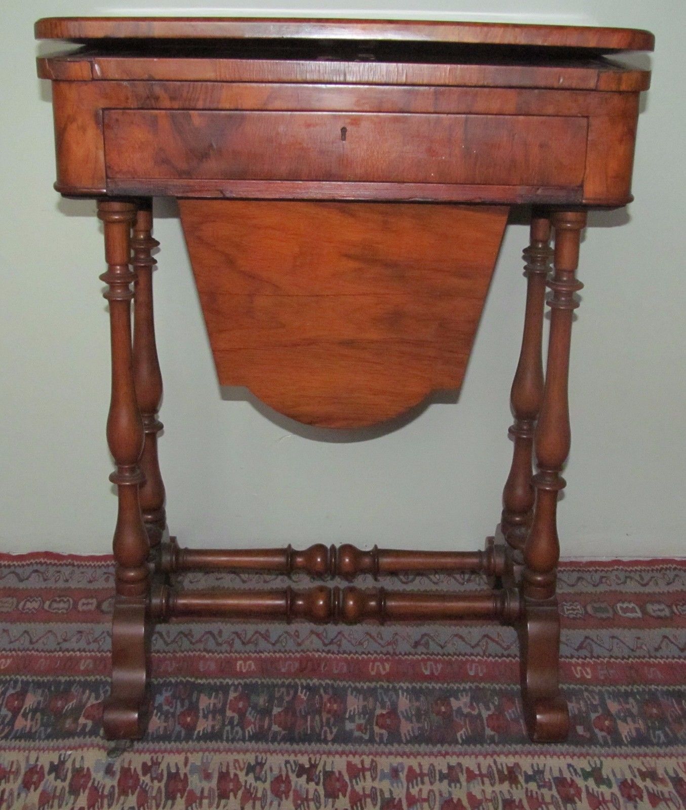 ANTIQUE BURLED WALNUT INLAID GEORGIAN SOW BELLY GAME TABLE