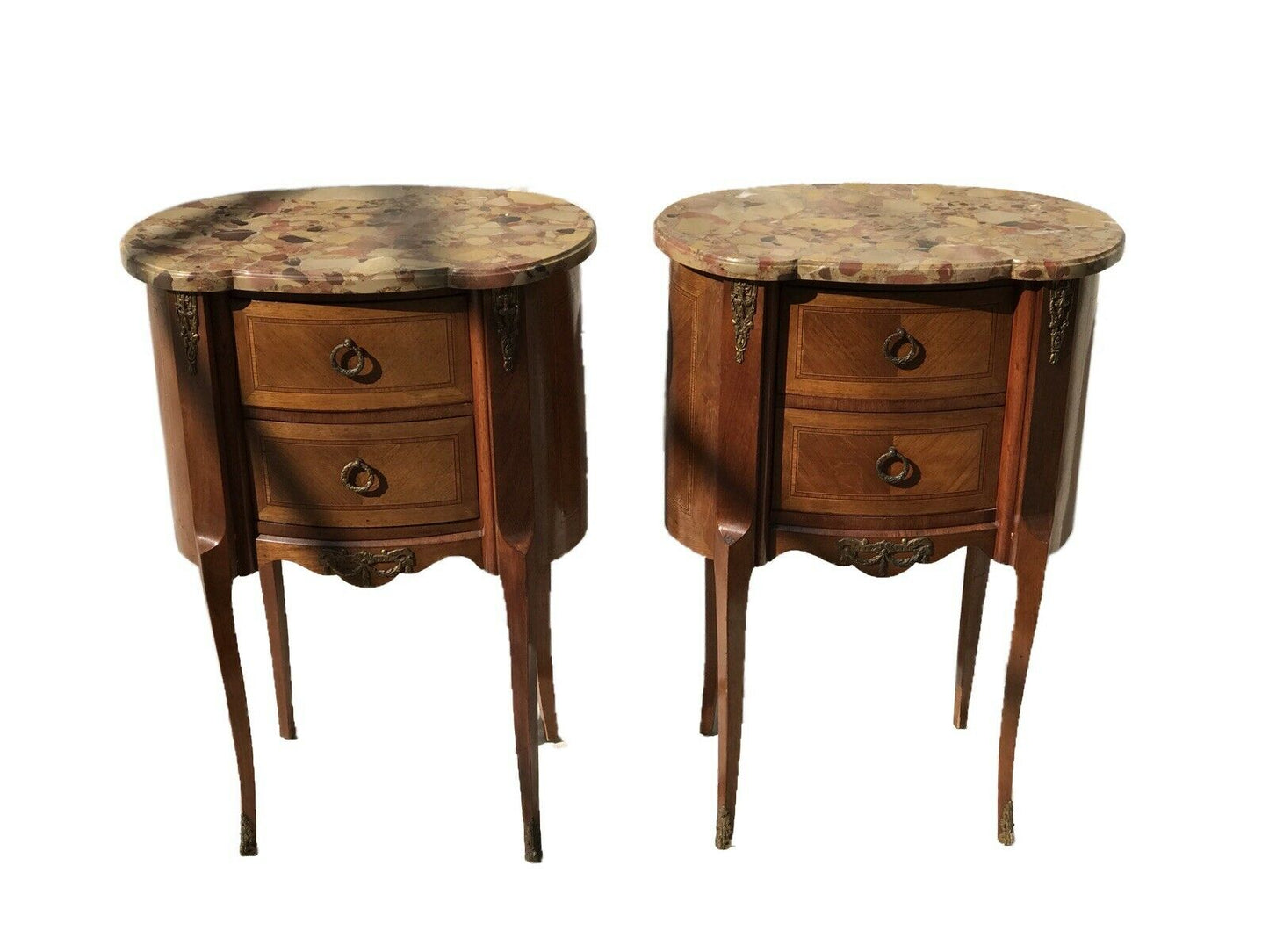 FRENCH WALNUT MARBLE TOP KIDNEY SHAPE ANTIQUE STYLE NIGHTSTANDS / END TABLES