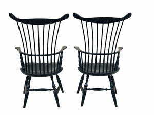 20TH C ANTIQUE STYLE PAIR OF COMB BACK PHILADELPHIA WINDSOR CHAIRS