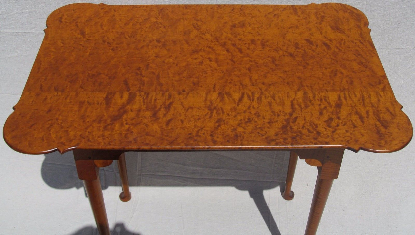 QUEEN ANNE STYLE ELDRED WHEELER QUILTED & TIGER MAPLE PORRINGER TOP TABLE