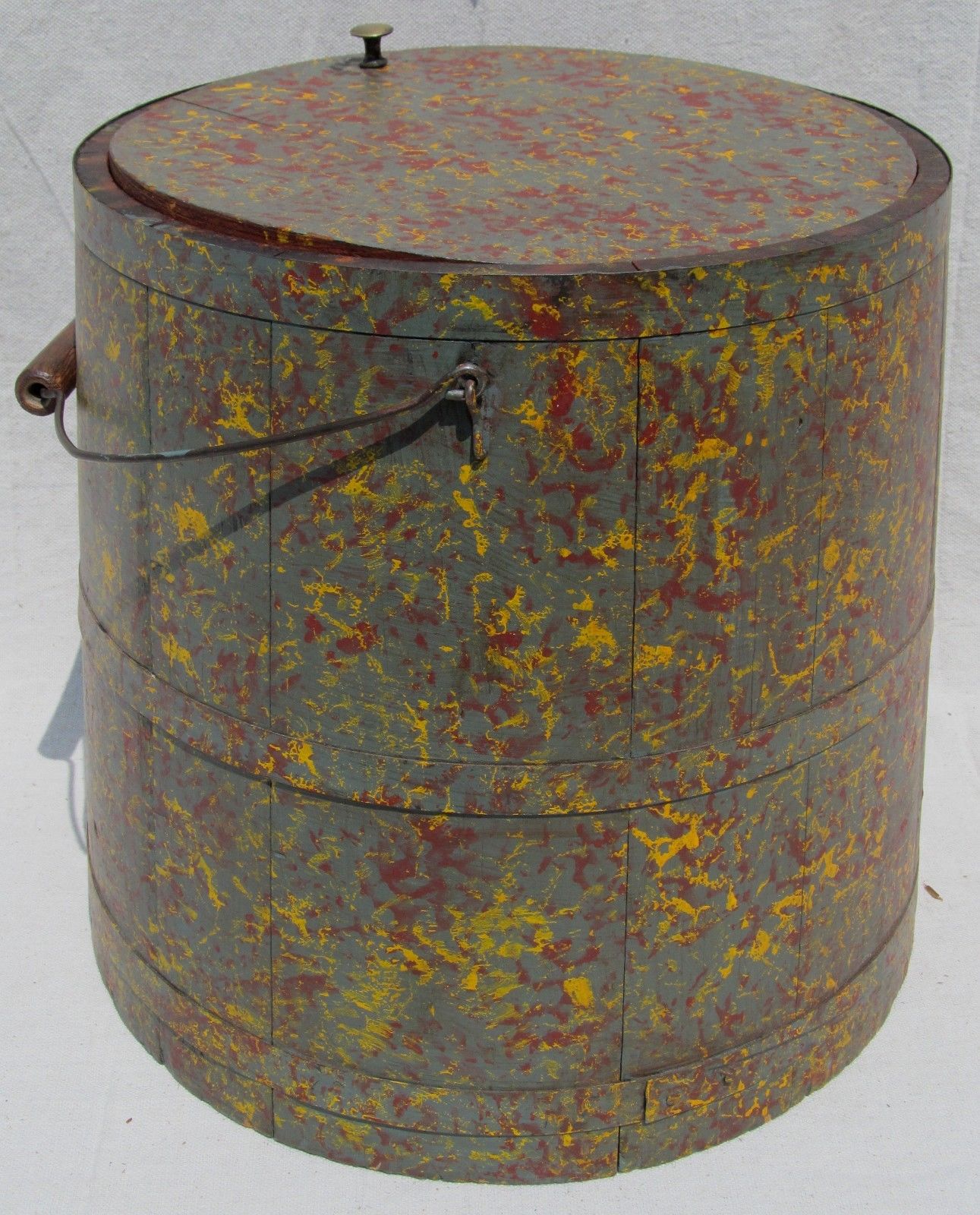 FABULOUS 19TH CENTURY POLY CHROME SPONGE PAINT DECORATED WOODEN COVERED BUCKET