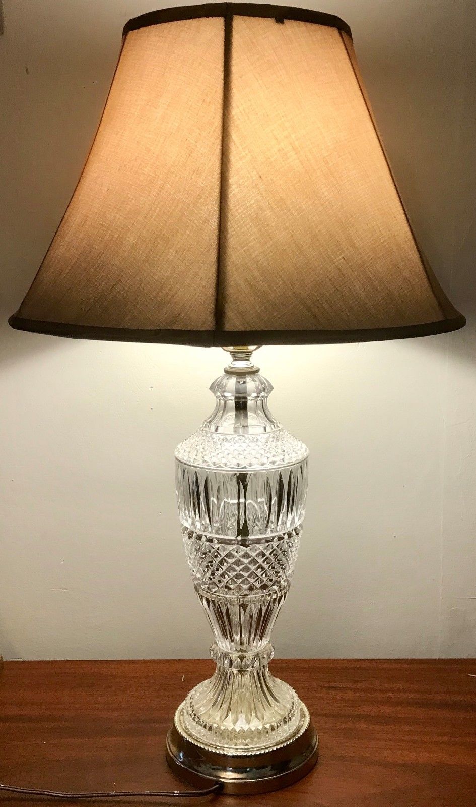 VINTAGE NEO-CLASSICAL STYLE WATERFORD HAND CUT LEADED CRYSTAL LAMP W/ SILK SHADE