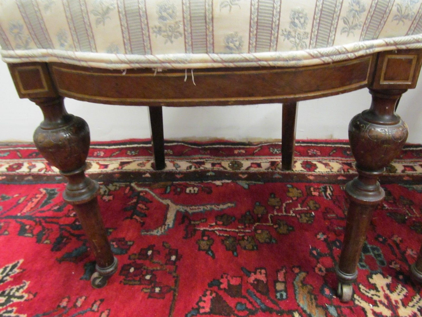 PAIR OF VICTORIAN WALNUT PARLOR CHAIRS WITH FINELY CARVED BACK SPLATS