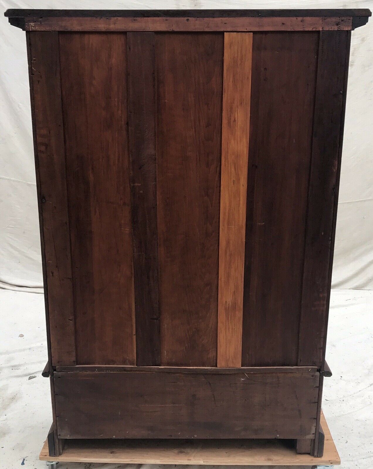19TH C VICTORIAN WALNUT DOUBLE DOOR ANTIQUE BOOKCASE / CHINA ~ VERY CLEAN