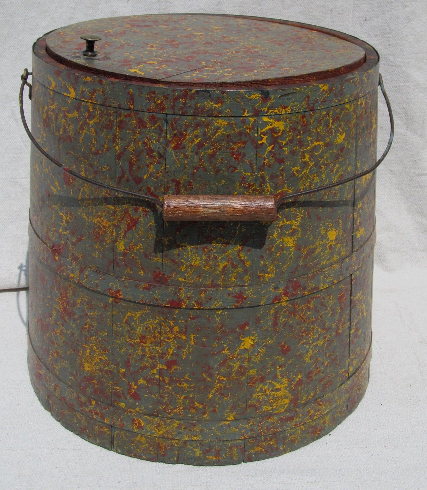 FABULOUS 19TH CENTURY POLY CHROME SPONGE PAINT DECORATED WOODEN COVERED BUCKET