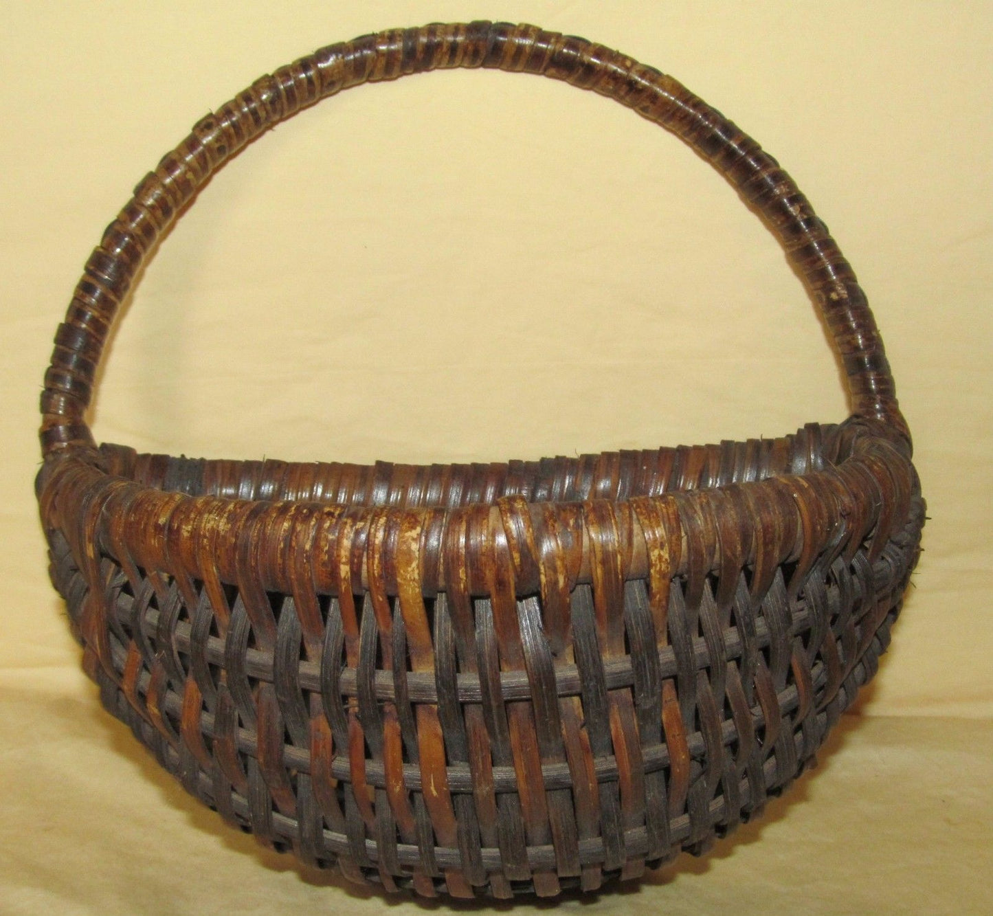 ANTIQUE HALF MELON WOVEN HANGING WALL BASKET