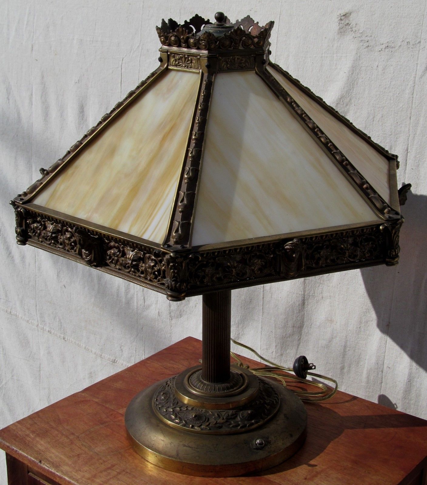 VICTORIAN EGYPTIAN REVIVAL LAMP WITH FINELY CASTED BRONZE & 12 SLAG PANEL SHADE