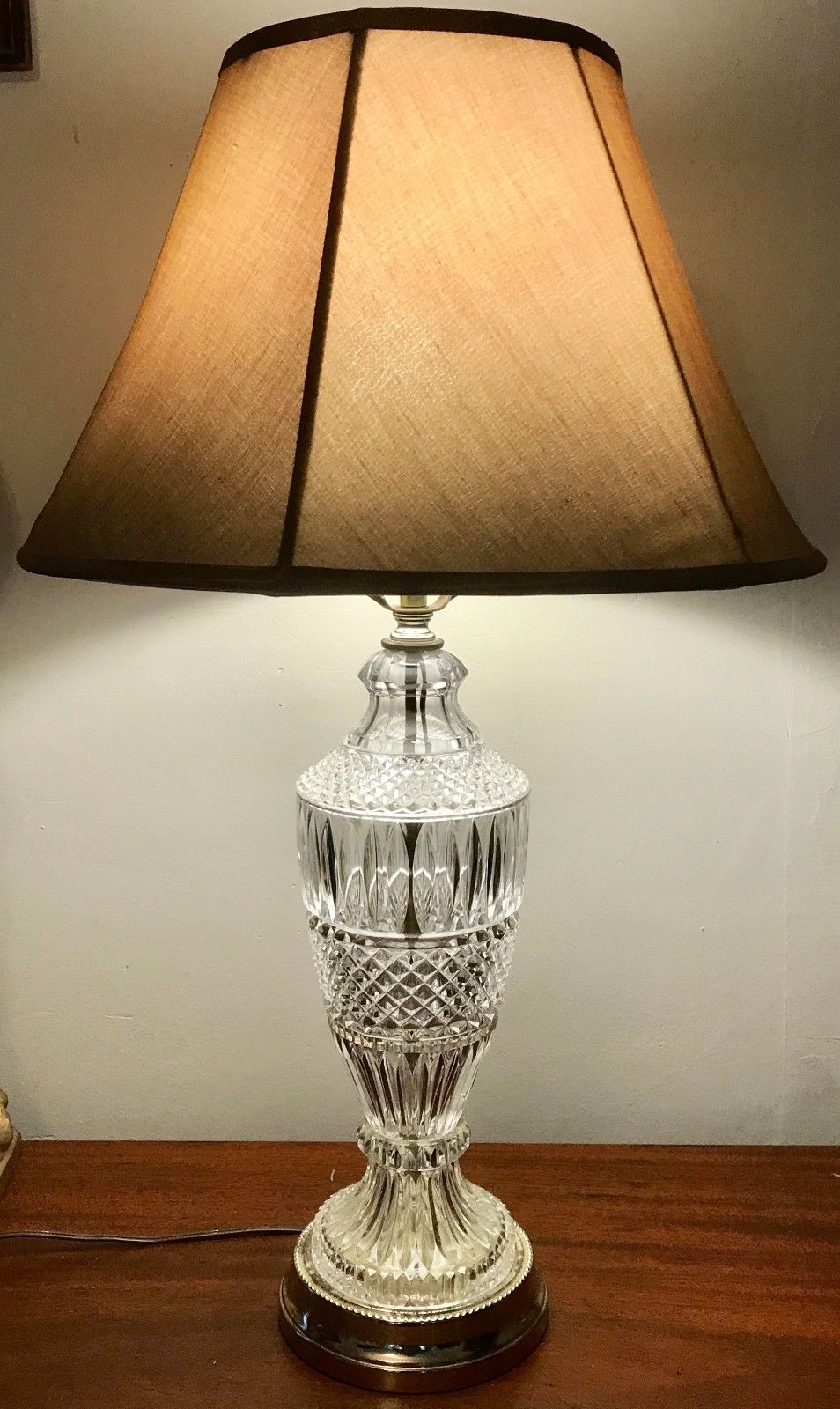 VINTAGE NEO-CLASSICAL STYLE WATERFORD HAND CUT LEADED CRYSTAL LAMP W/ SILK SHADE