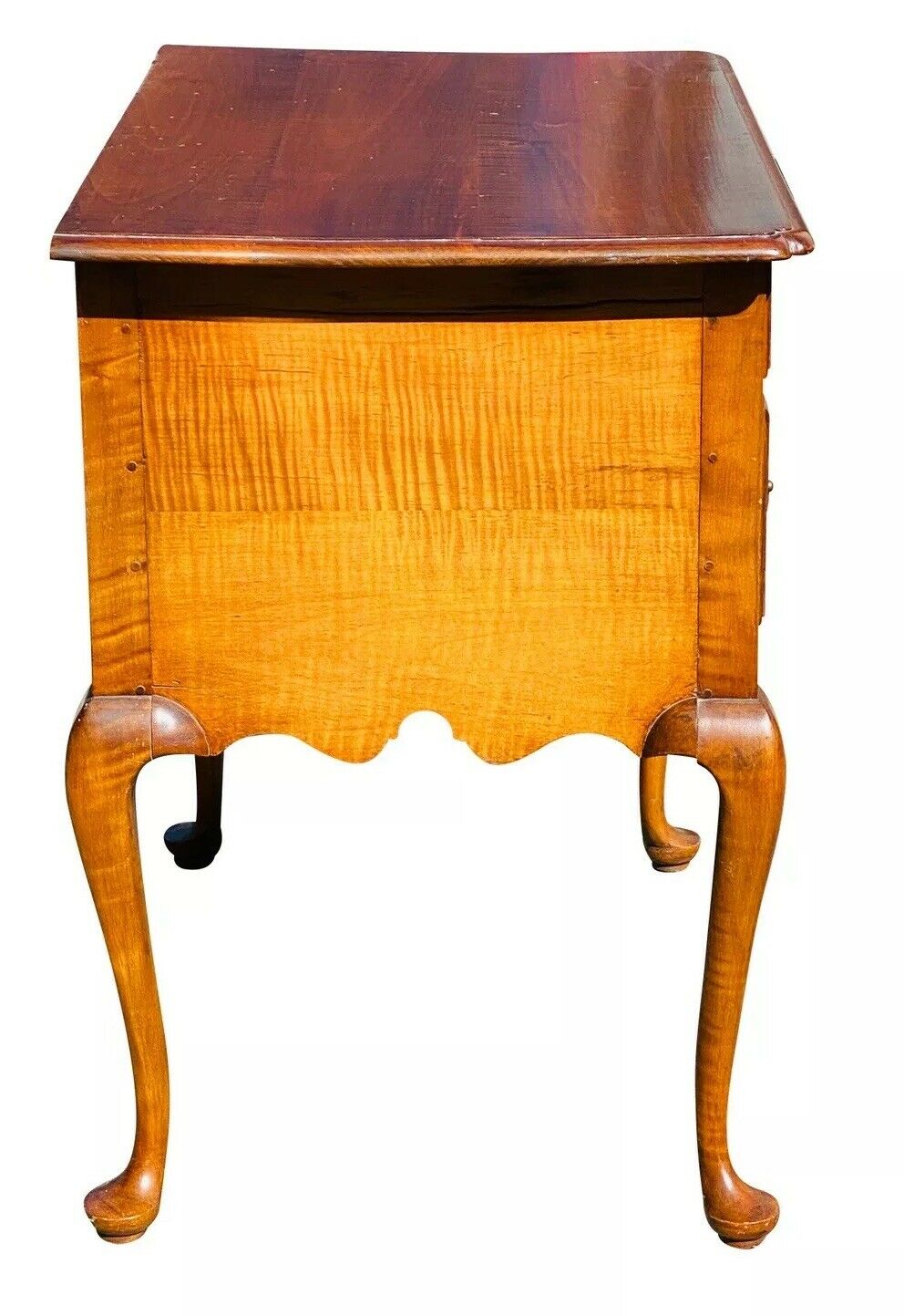 20TH C QUEEN ANNE ANTIQUE STYLE TIGER MAPLE LOWBOY DRESSER / CHEST