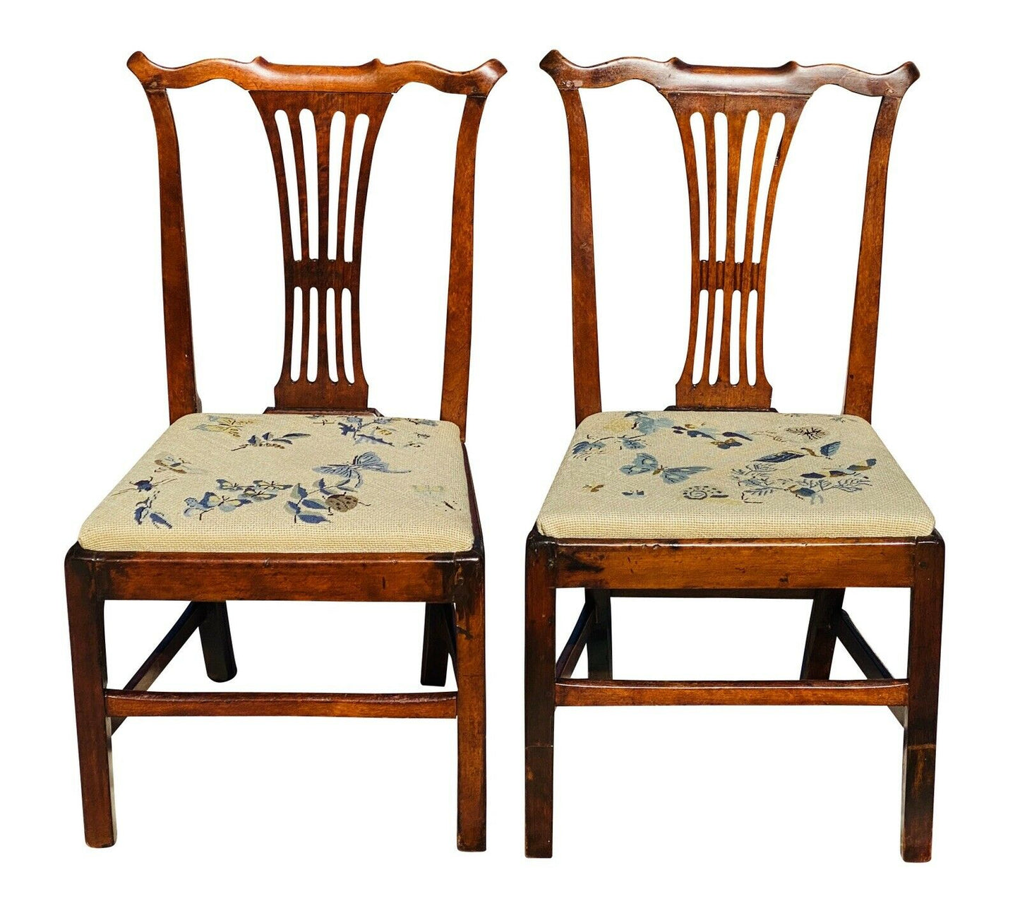 18TH C PAIR OF ANTIQUE MAHOGANY CHIPPENDALE NEEDLEPOINT SEAT SIDE CHAIRS