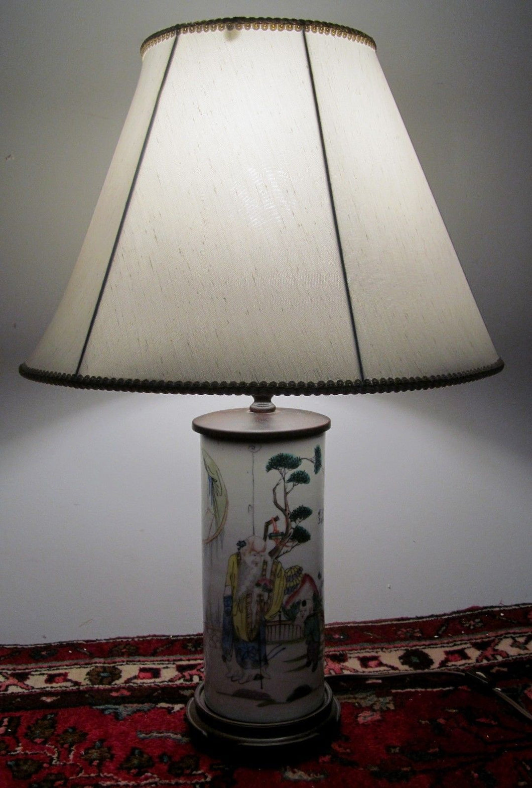CHINESE ROSE FAMILE LAMP WITH BRUSH POT BODY