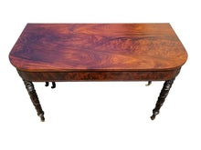 Load image into Gallery viewer, 19TH C ANTIQUE AMERICAN SHERATON MAHOGANY DROP LEAF DINING / BANQUET TABLE