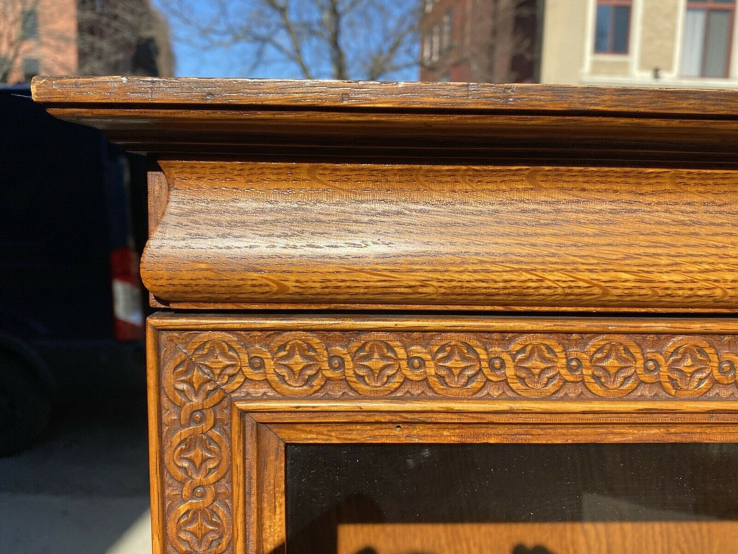 19TH C ANTIQUE VICTORIAN OAK SINGLE DOOR GUILLOCHE CARVED BOOKCASE