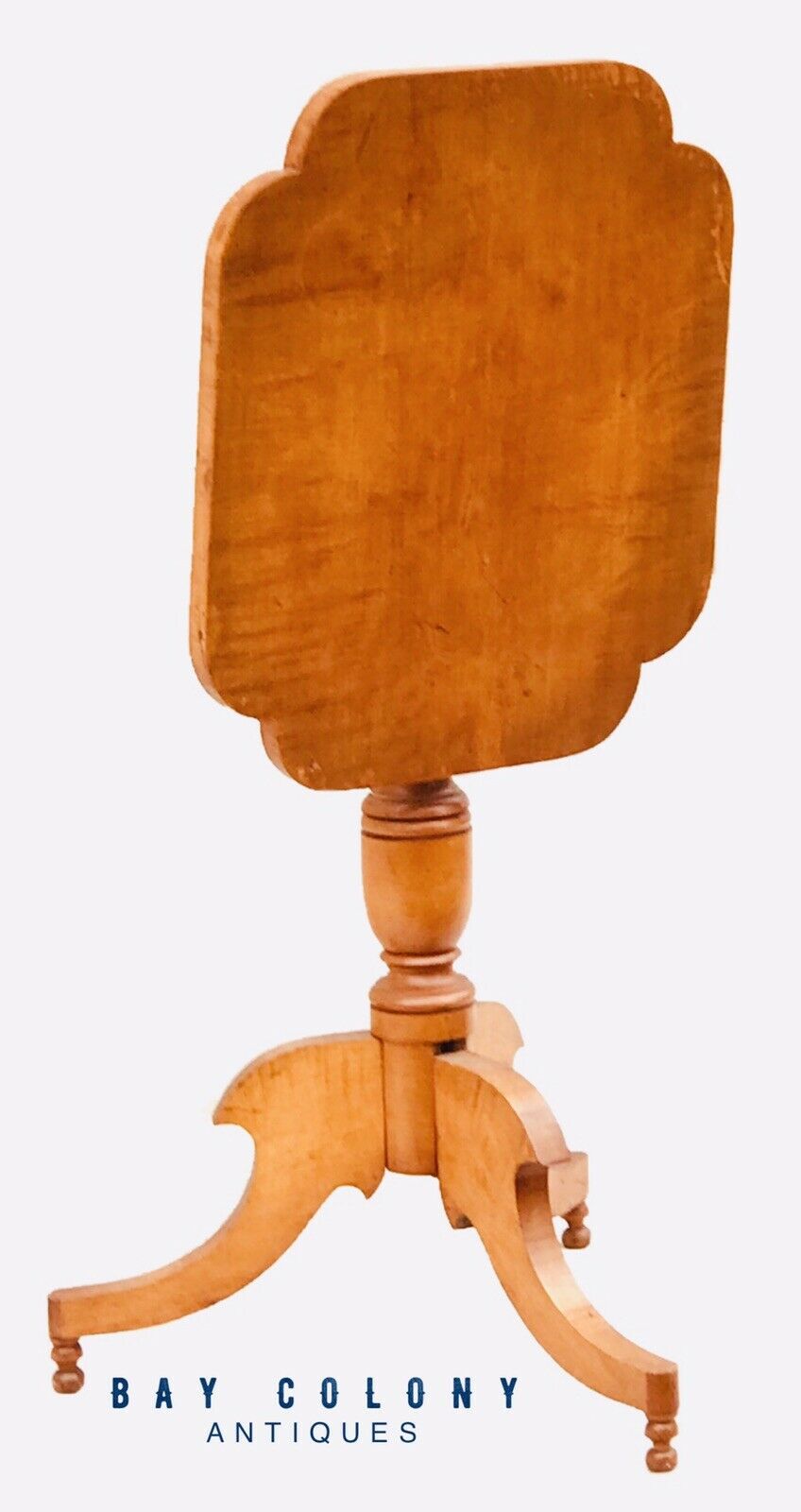 19TH C ANTIQUE FEDERAL PERIOD TIGER MAPLE COUNTRY PRIMITIVE TILT TOP CANDLESTAND