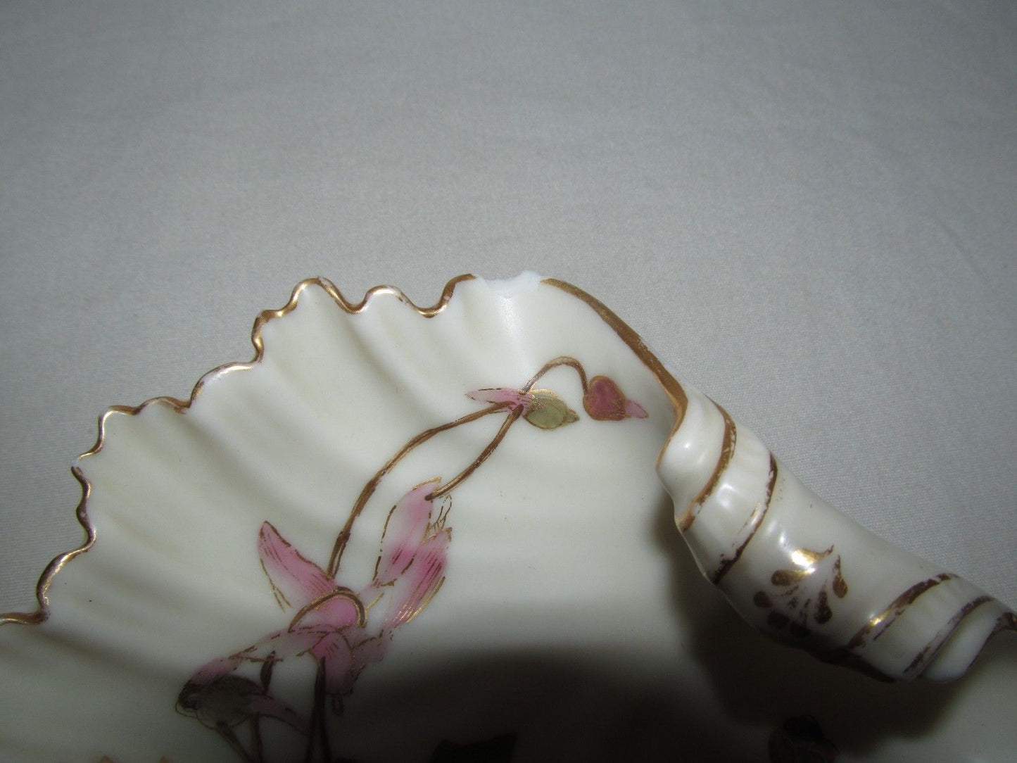 ROYAL WORCESTER SERVING PIECE