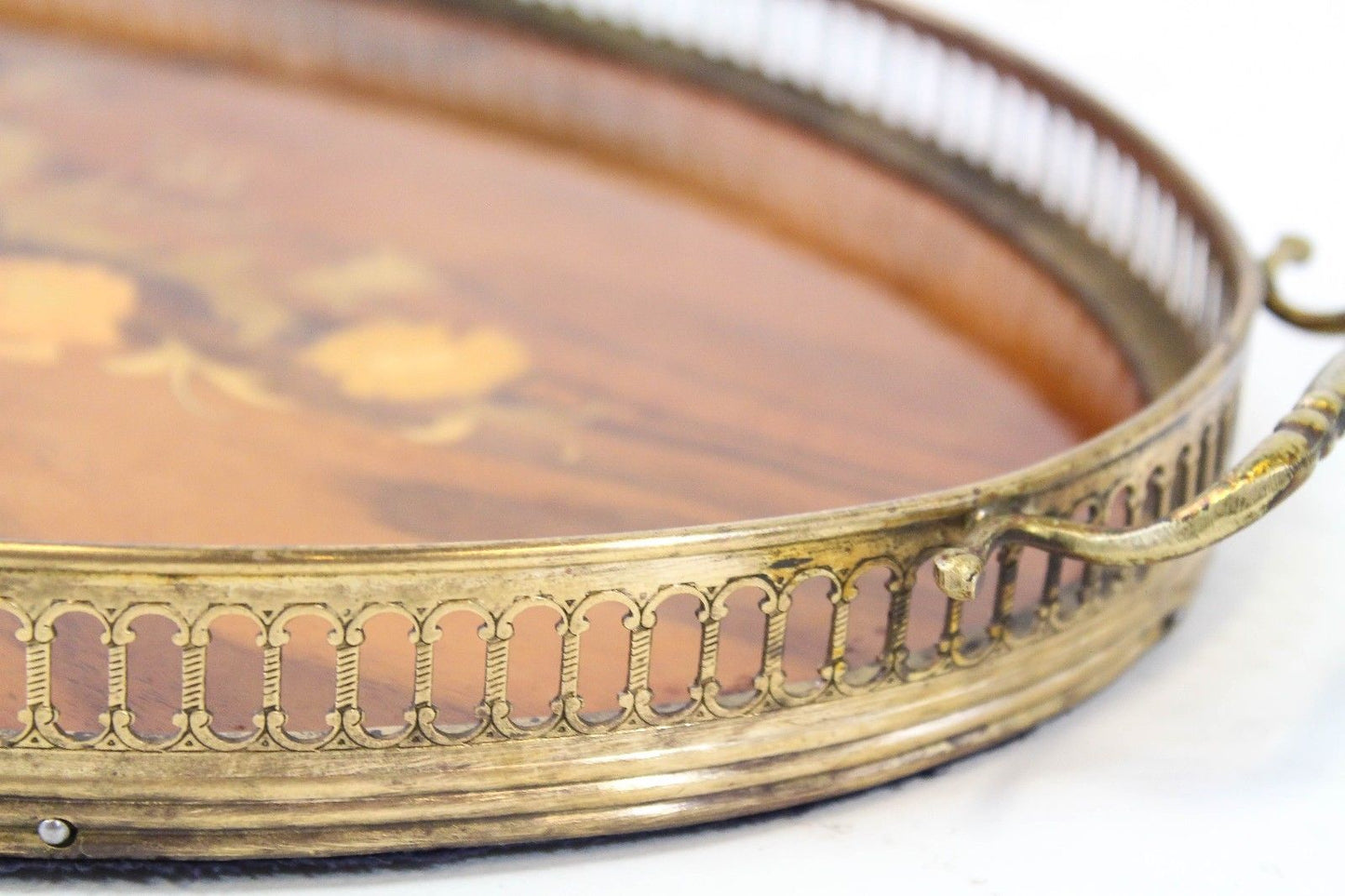 FINELY INLAID ROSEWOOD MARQUETRY INLAID SERVING TRAY WITH BRASS GALLERY